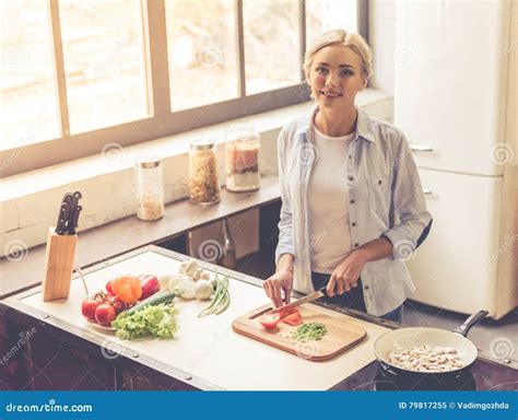 female foodie|beautiful girl cooking.